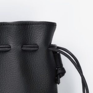 Iru×CRONY.】2WAY LEATHER KINCHAKU BLACK / 受注生産 9月上旬～9月 